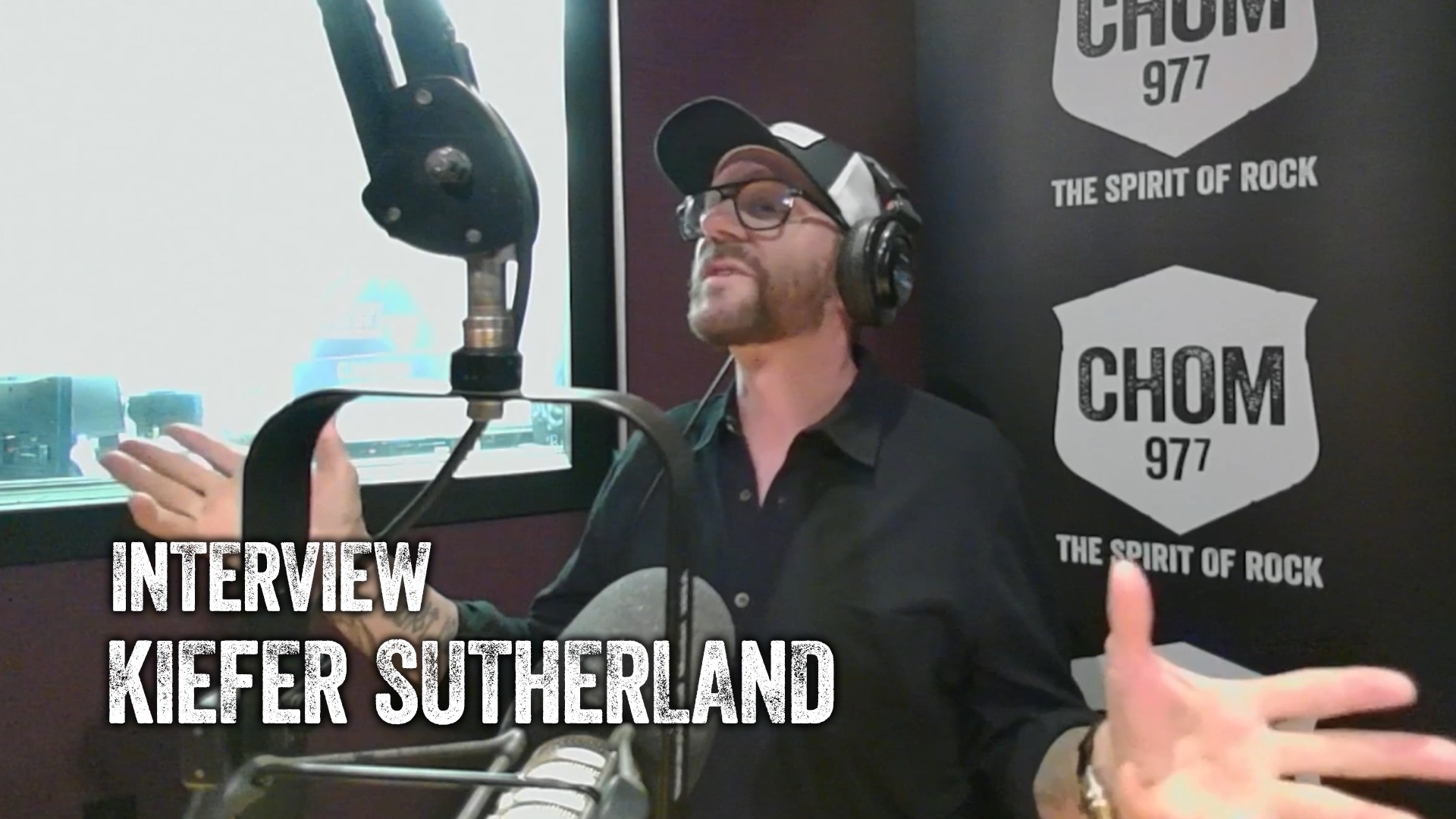 Kiefer Sutherland in the CHOM 97 7 studio, Aug. 3, 2025
